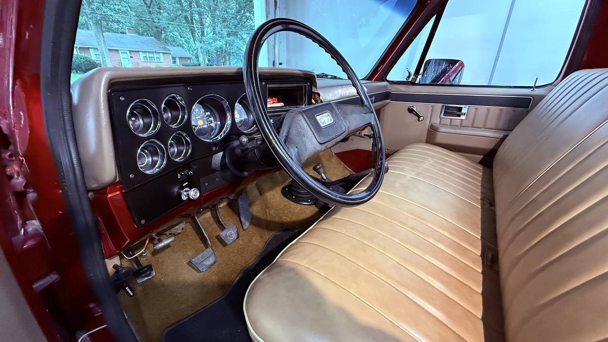 Chevrolet-k10-swb-4x4-1981-red-2