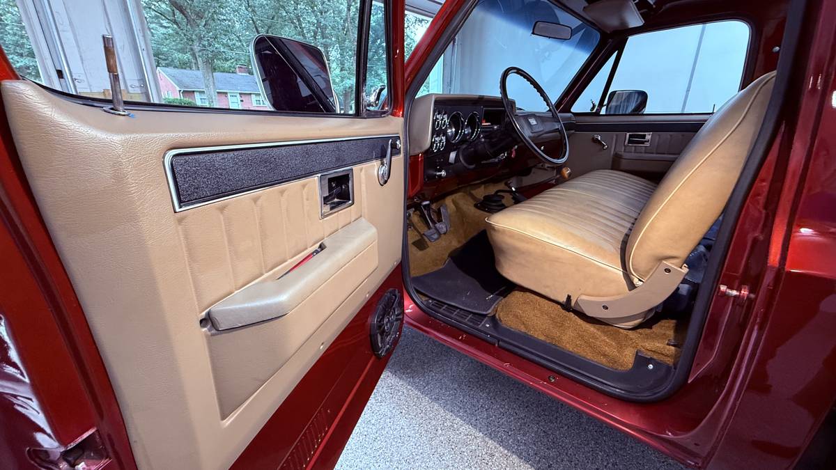 Chevrolet-k10-swb-4x4-1981-red-4