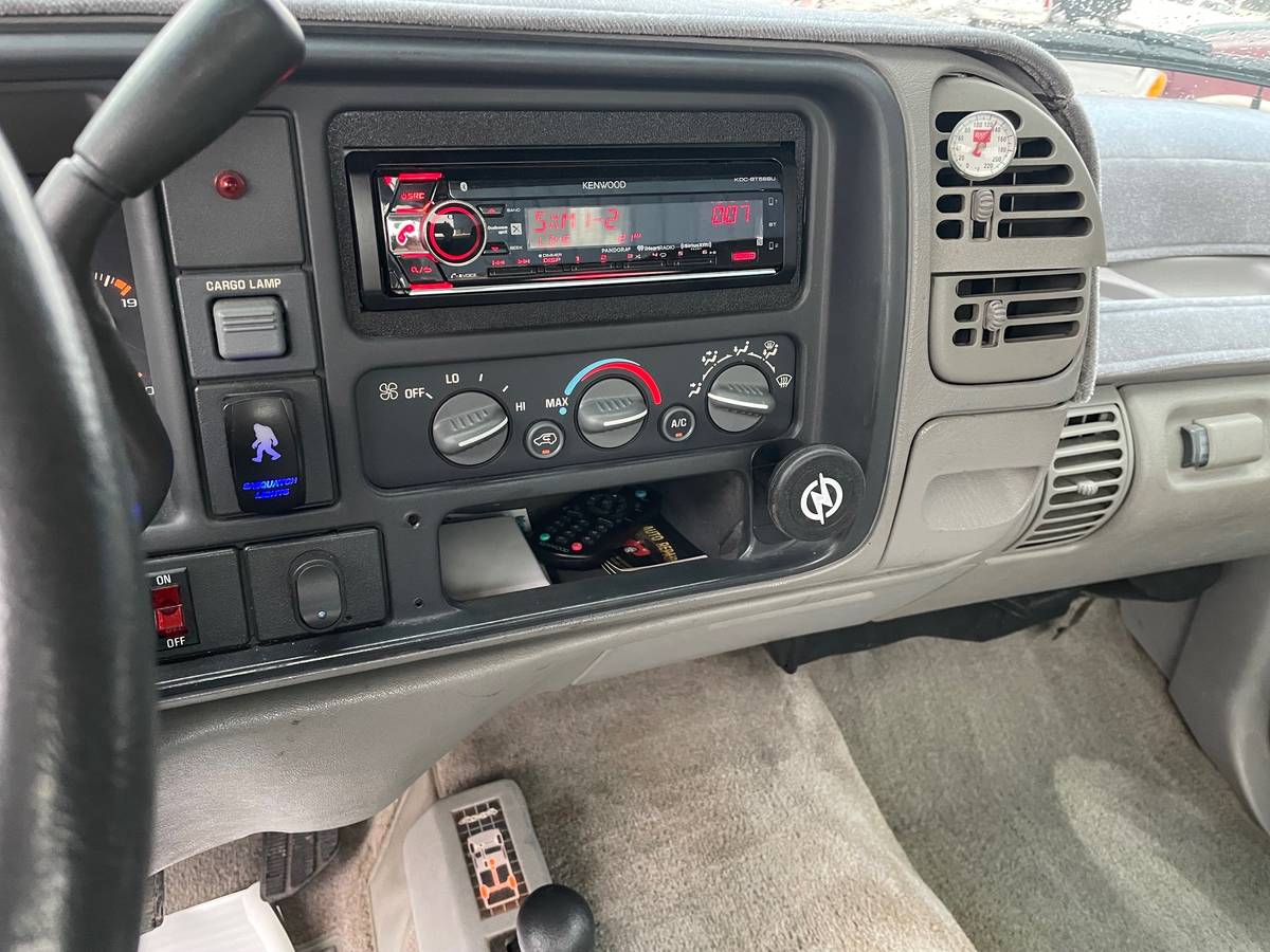 Chevrolet-k1500-1995-black-10