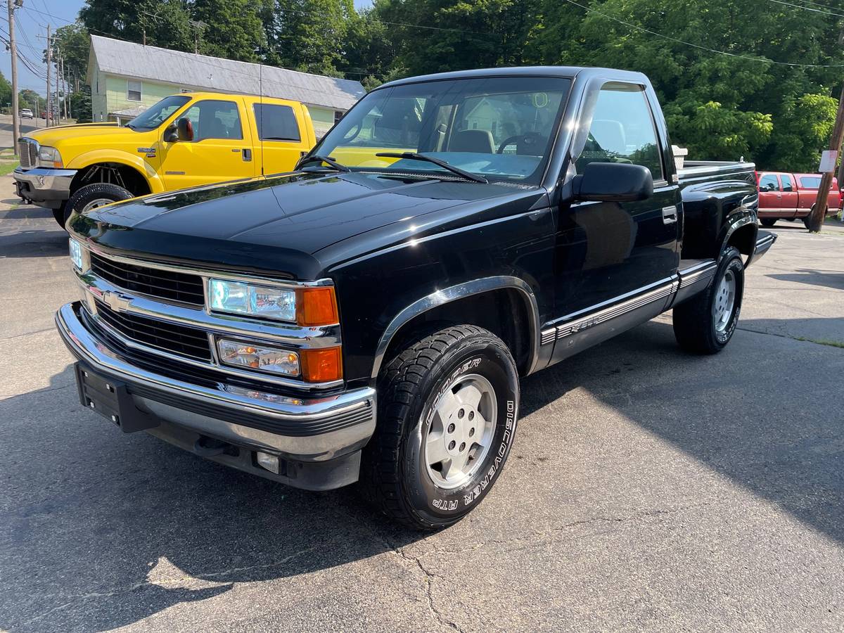 Chevrolet-k1500-1995-black-3