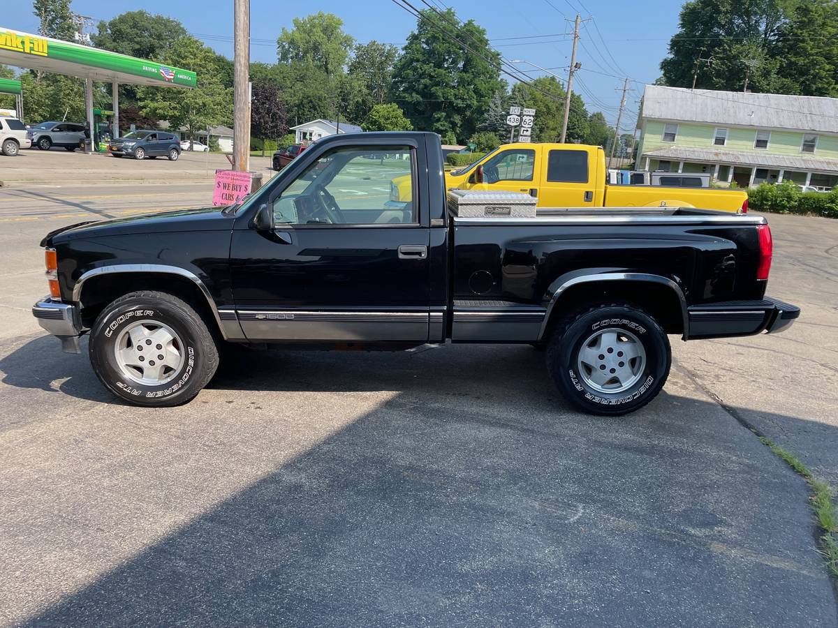 Chevrolet-k1500-1995-black-4
