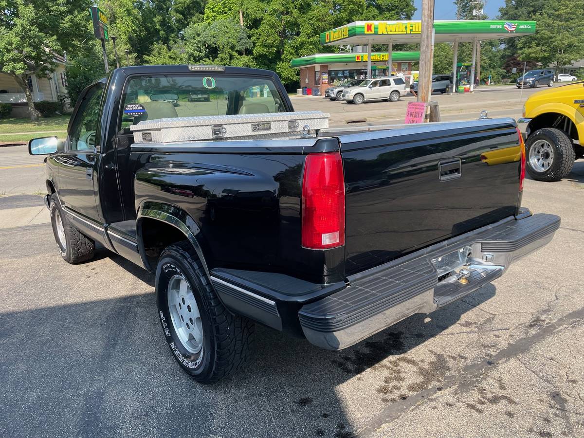 Chevrolet-k1500-1995-black-5