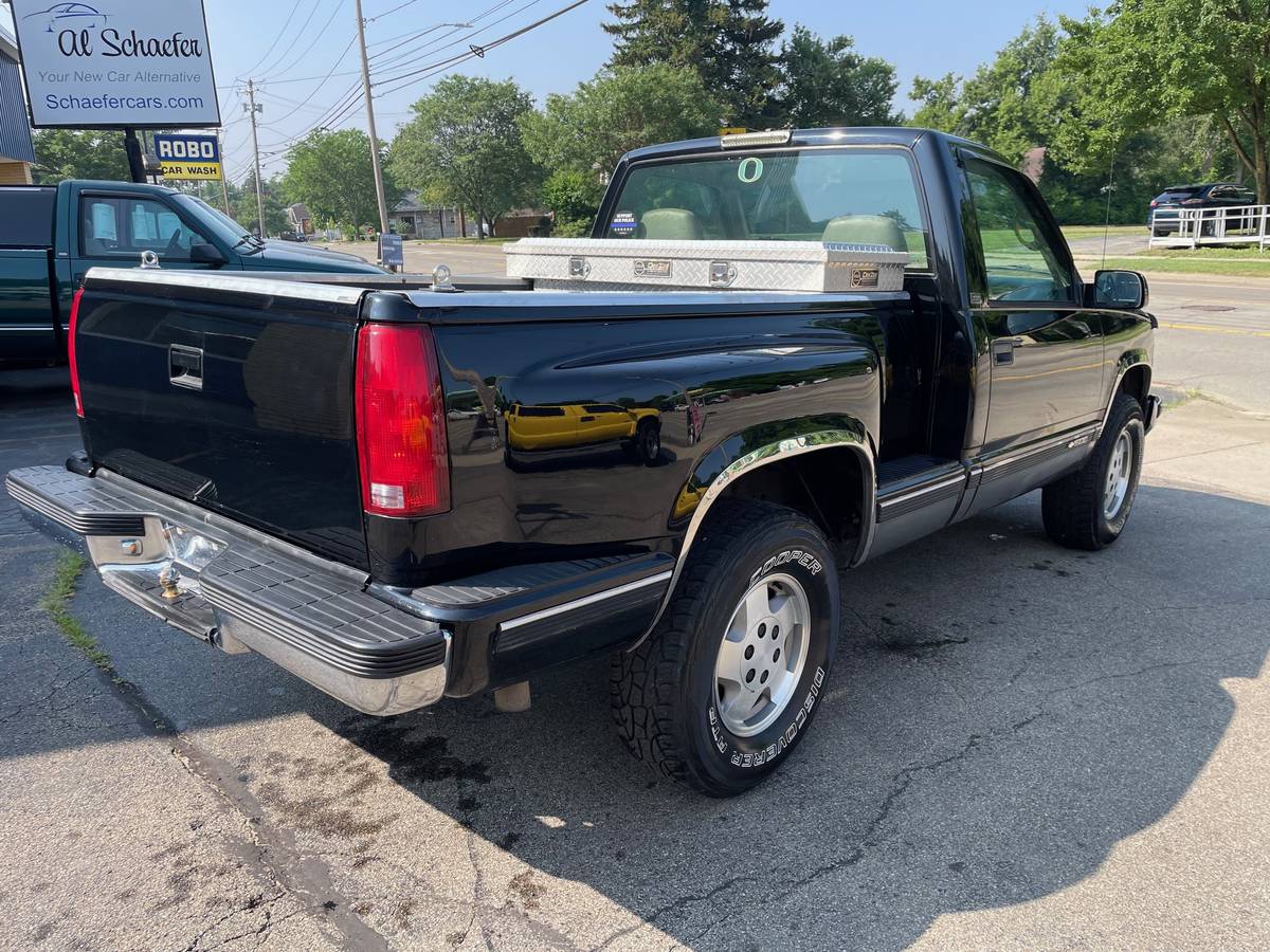 Chevrolet-k1500-1995-black-7
