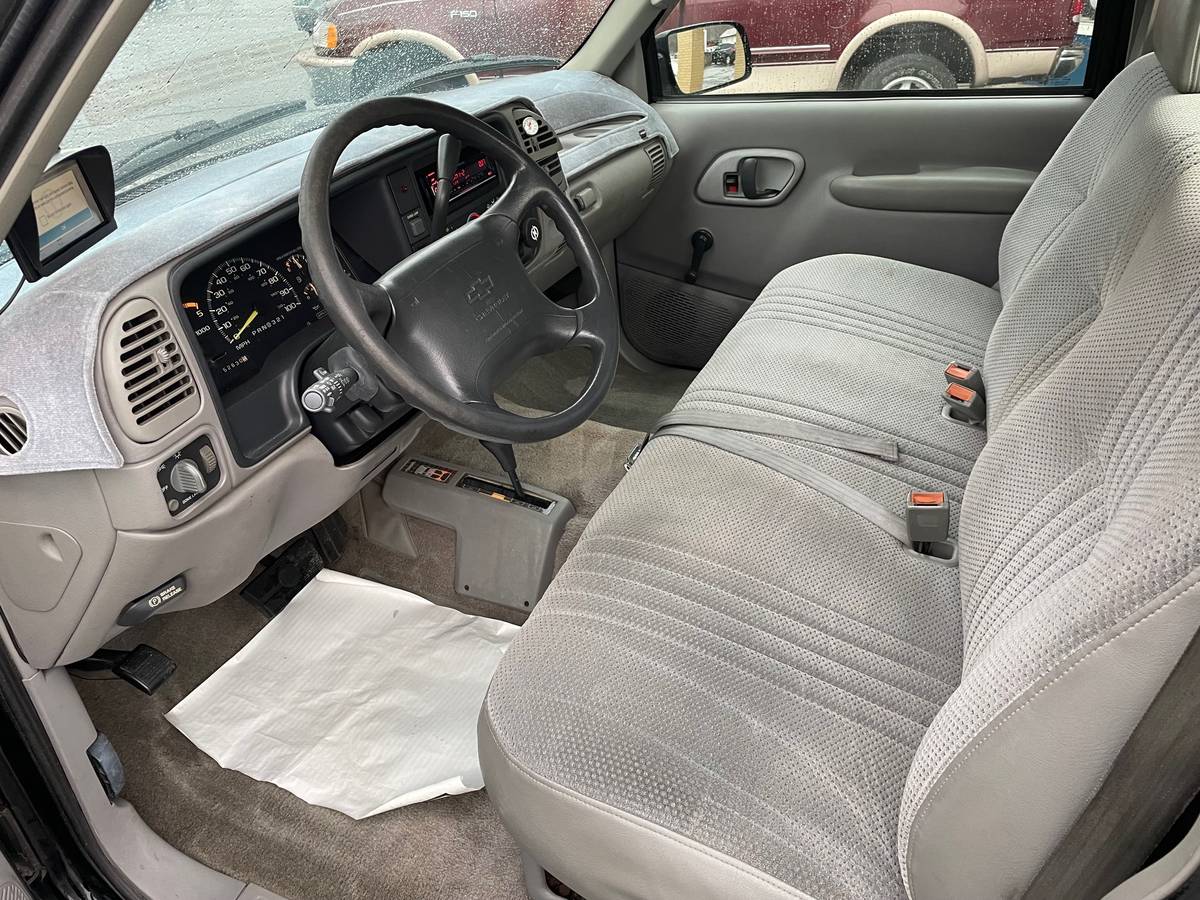 Chevrolet-k1500-1995-black-8