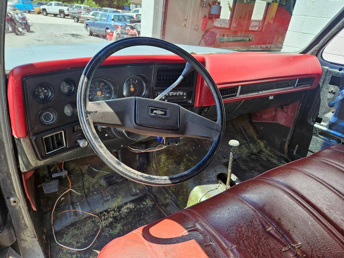 Chevrolet-k20-1980-grey-3