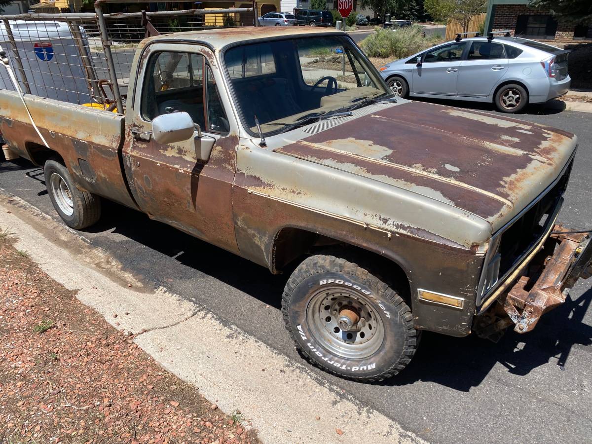 Chevrolet-k20-1981-brown-1