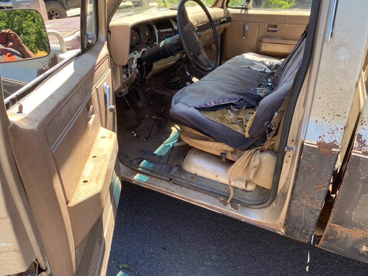Chevrolet-k20-1981-brown-4