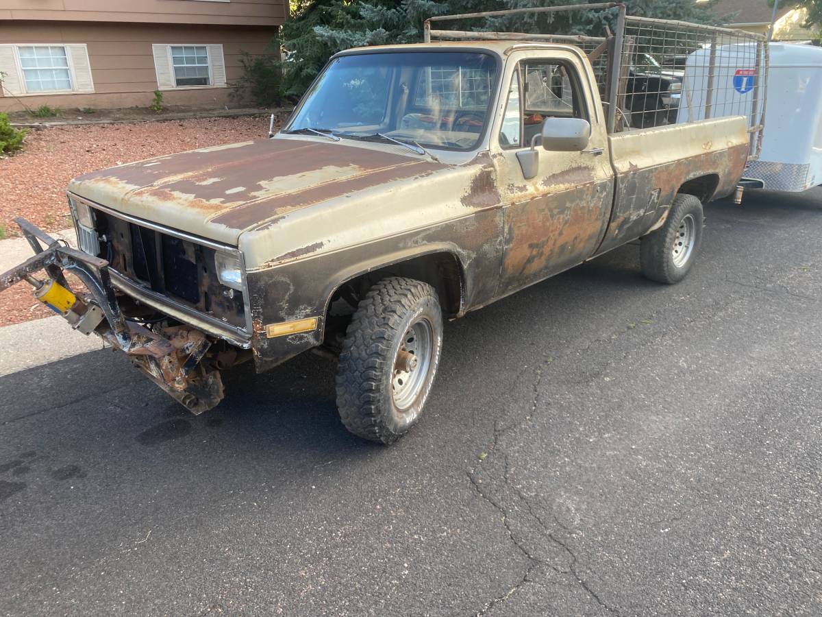 Chevrolet-k20-1981-brown