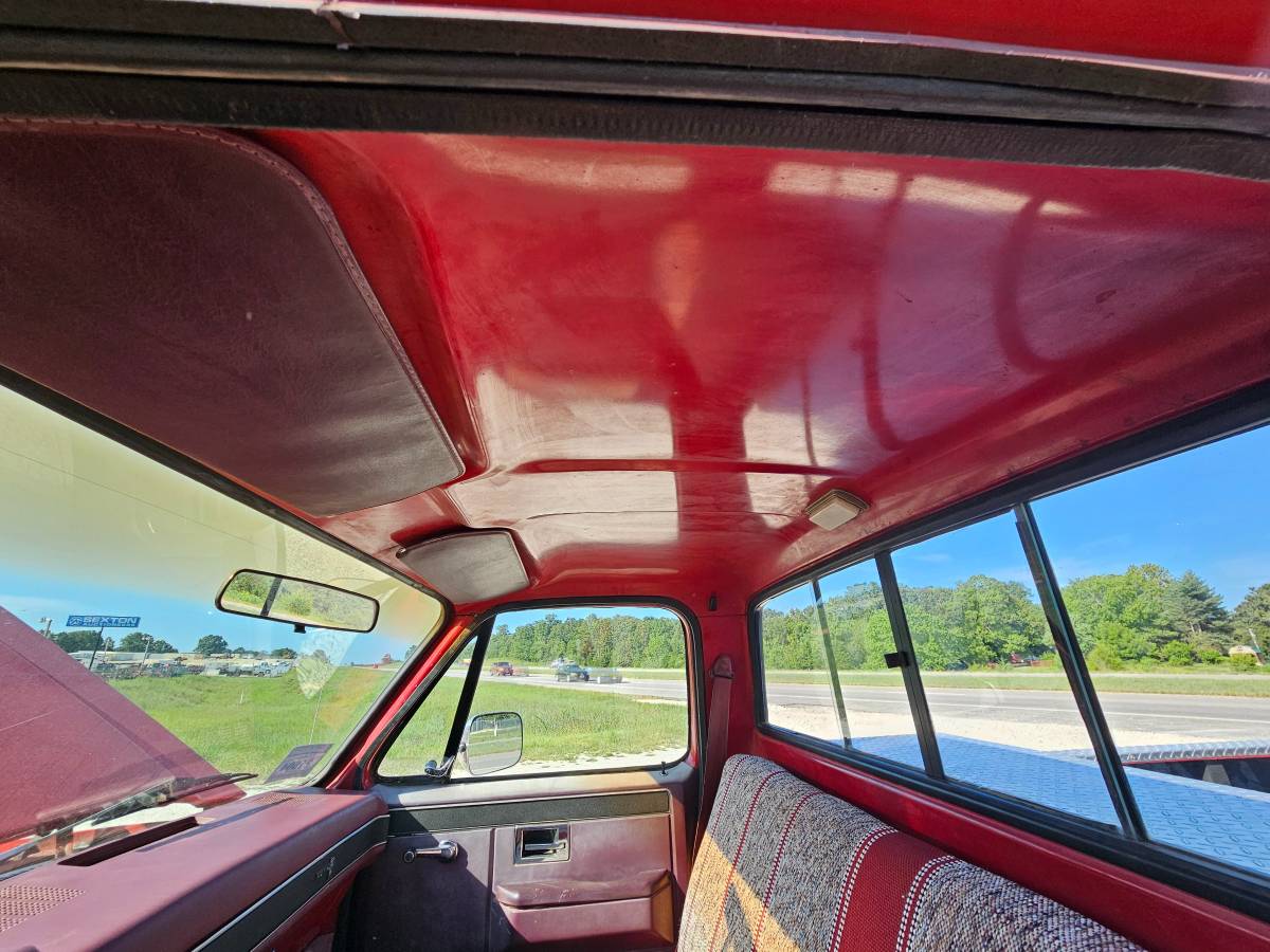 Chevrolet-k20-1985-11