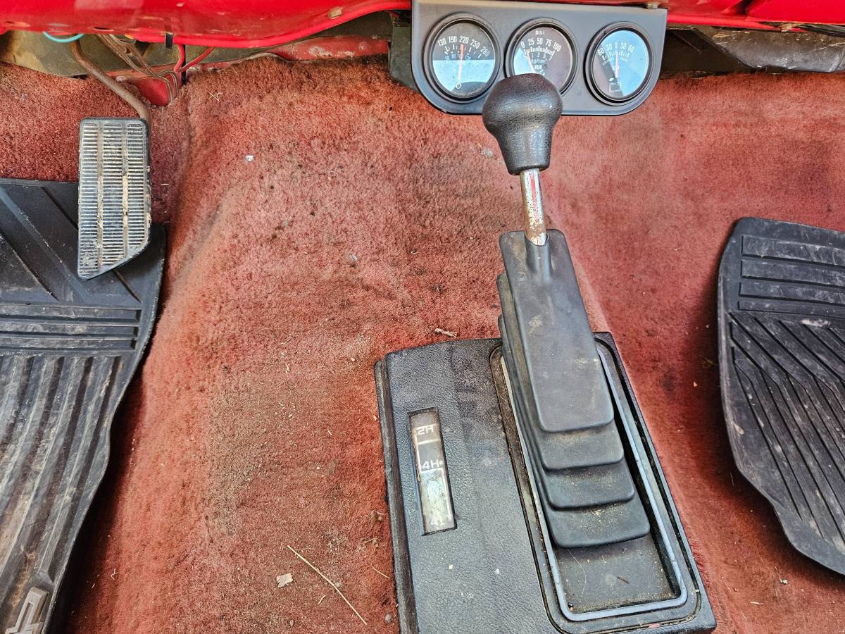 Chevrolet-k20-1985-15