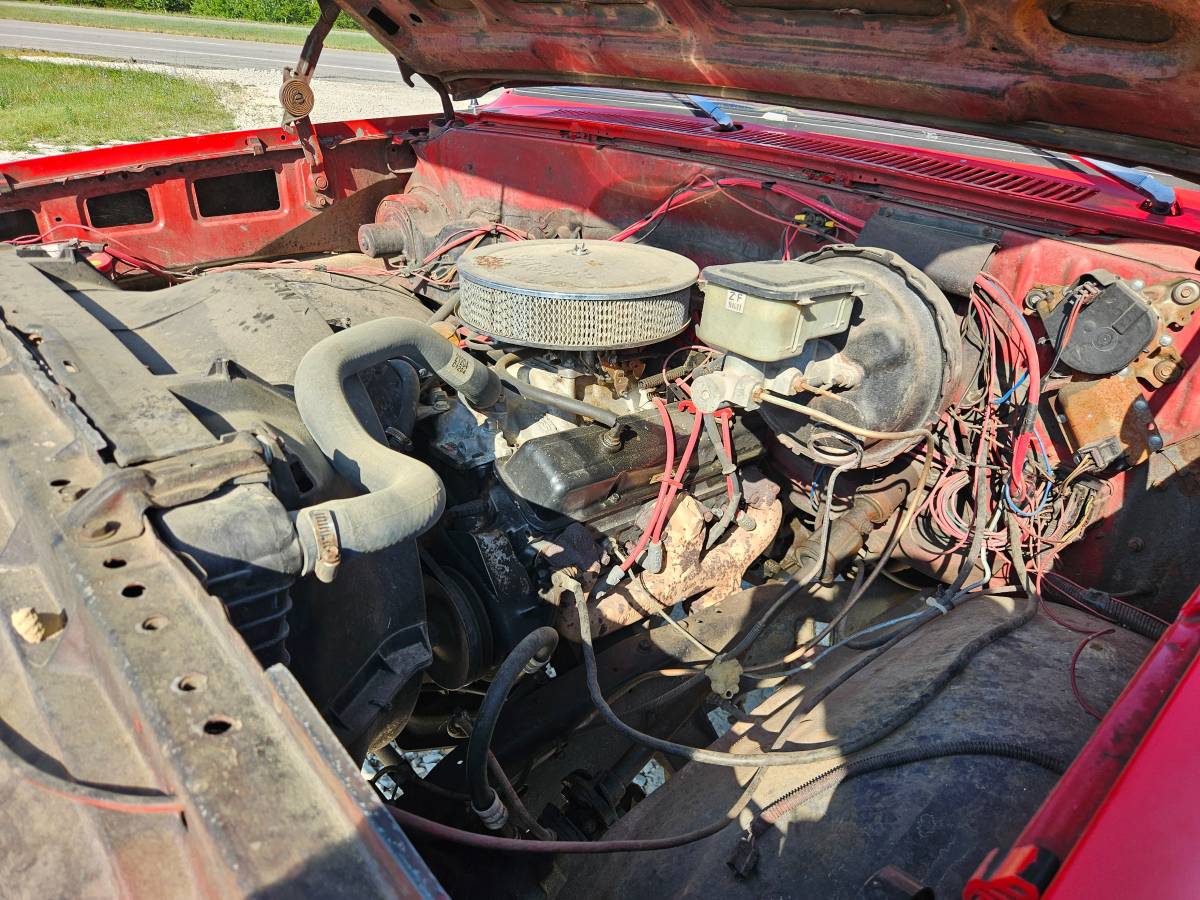Chevrolet-k20-1985-17