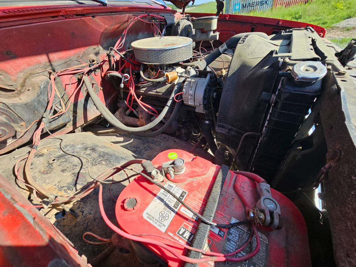 Chevrolet-k20-1985-23
