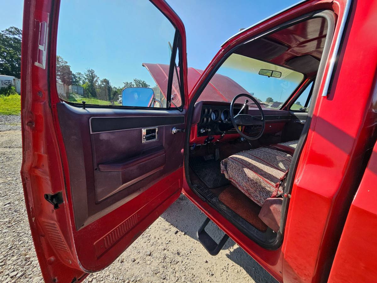 Chevrolet-k20-1985-7