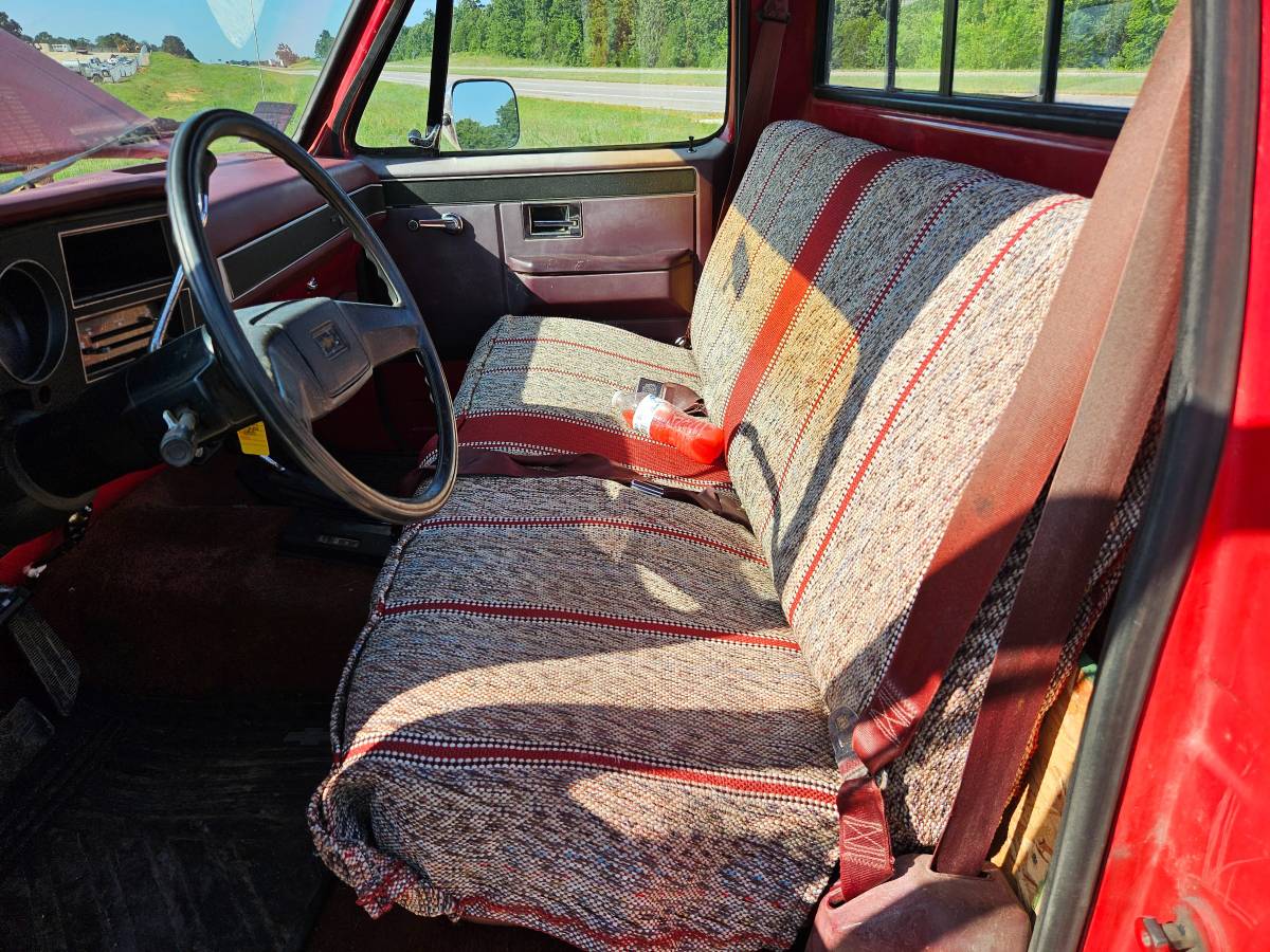 Chevrolet-k20-1985-9
