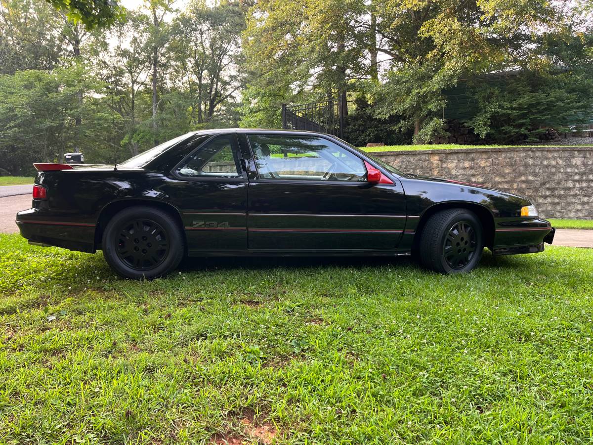 Chevrolet-lumina-z34-1992-black-3