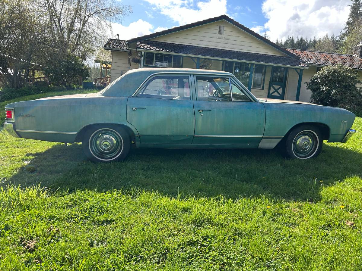 Chevrolet-malibu-1967-blue-2