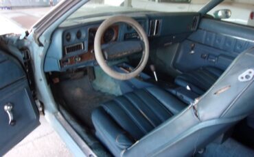 Chevrolet-malibu-classic-1975-blue-10