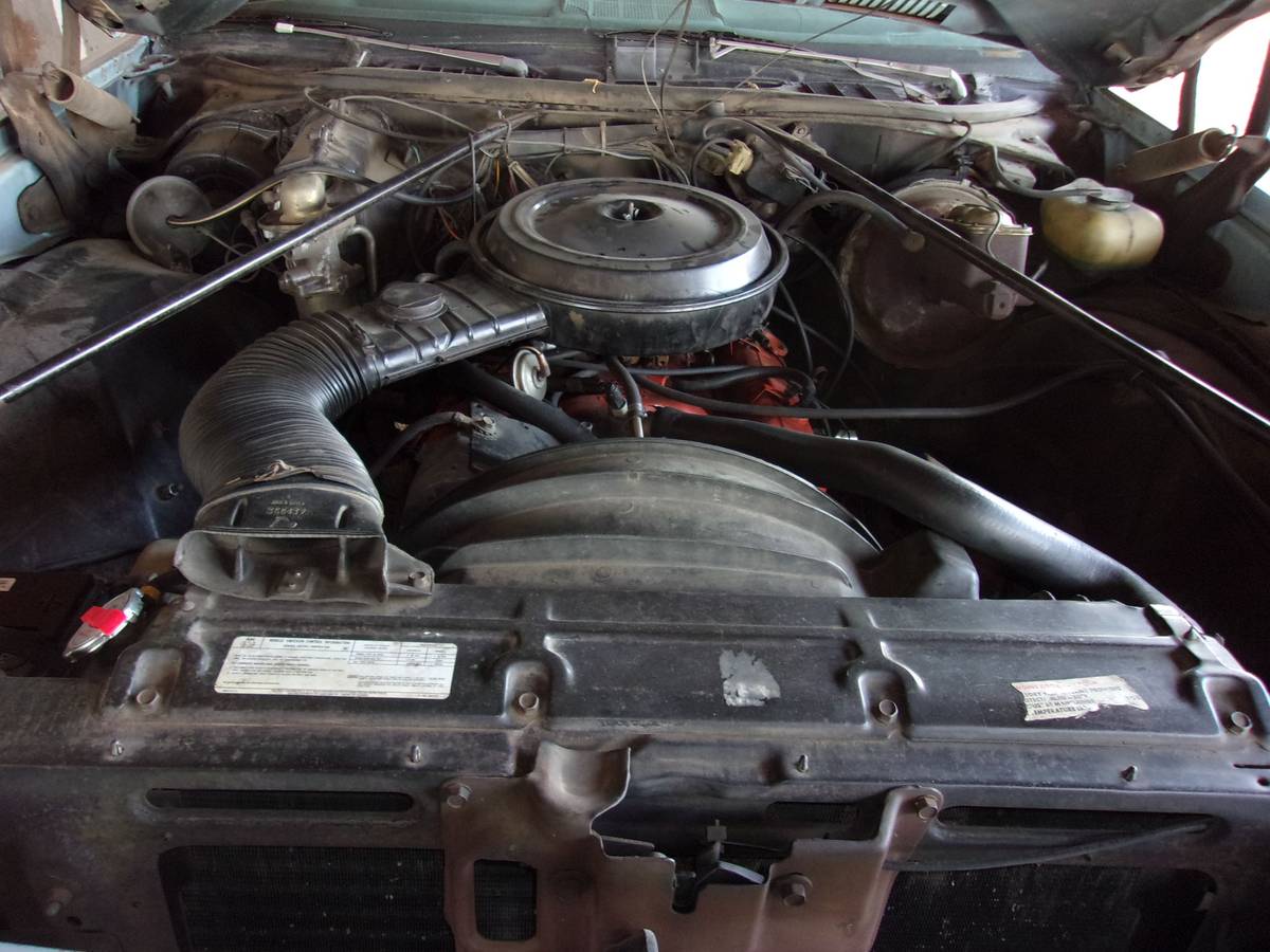 Chevrolet-malibu-classic-1975-blue-3