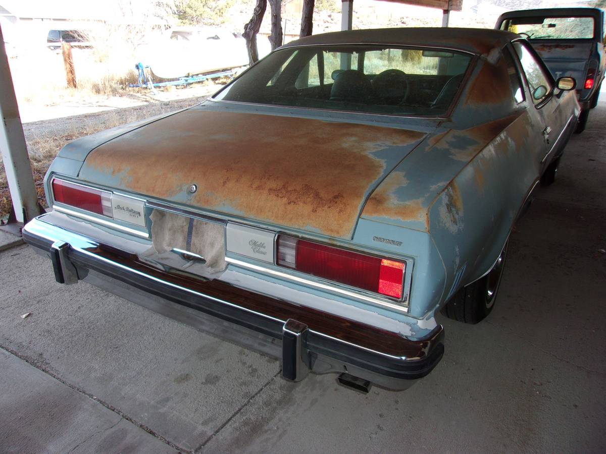 Chevrolet-malibu-classic-1975-blue-8