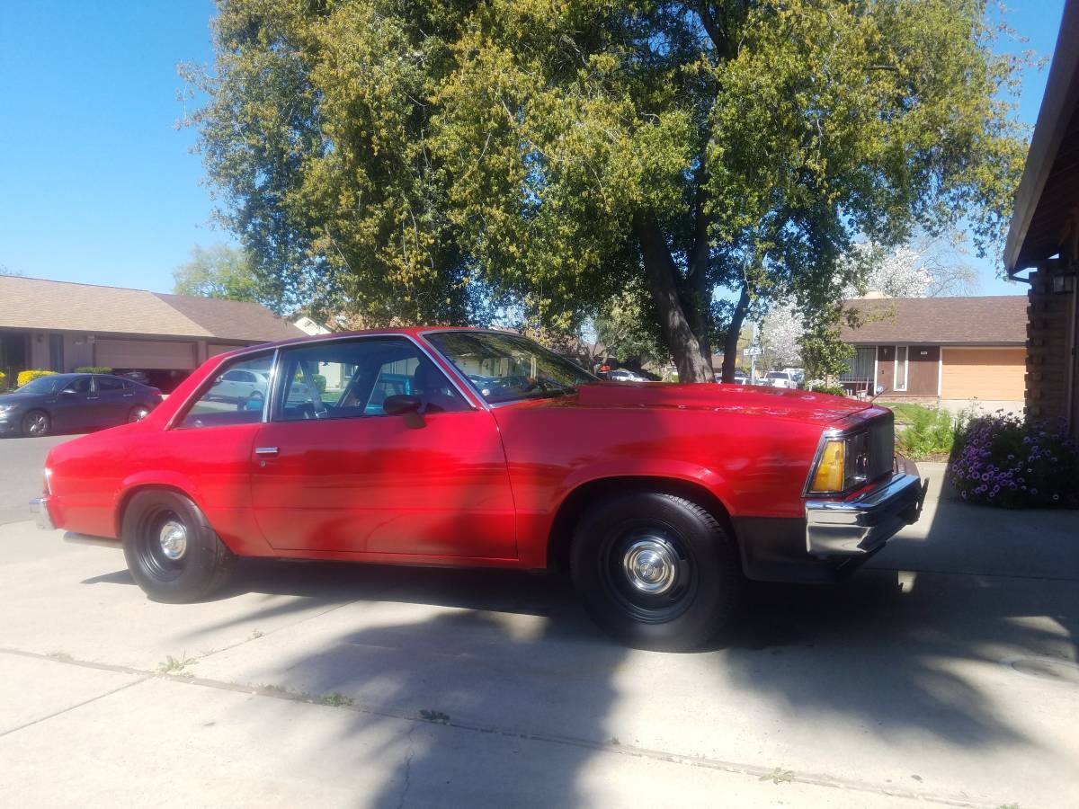 Chevrolet-malibu-classic-1978-red-4