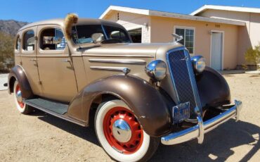 Chevrolet-master-deluxe-1935-brown-2
