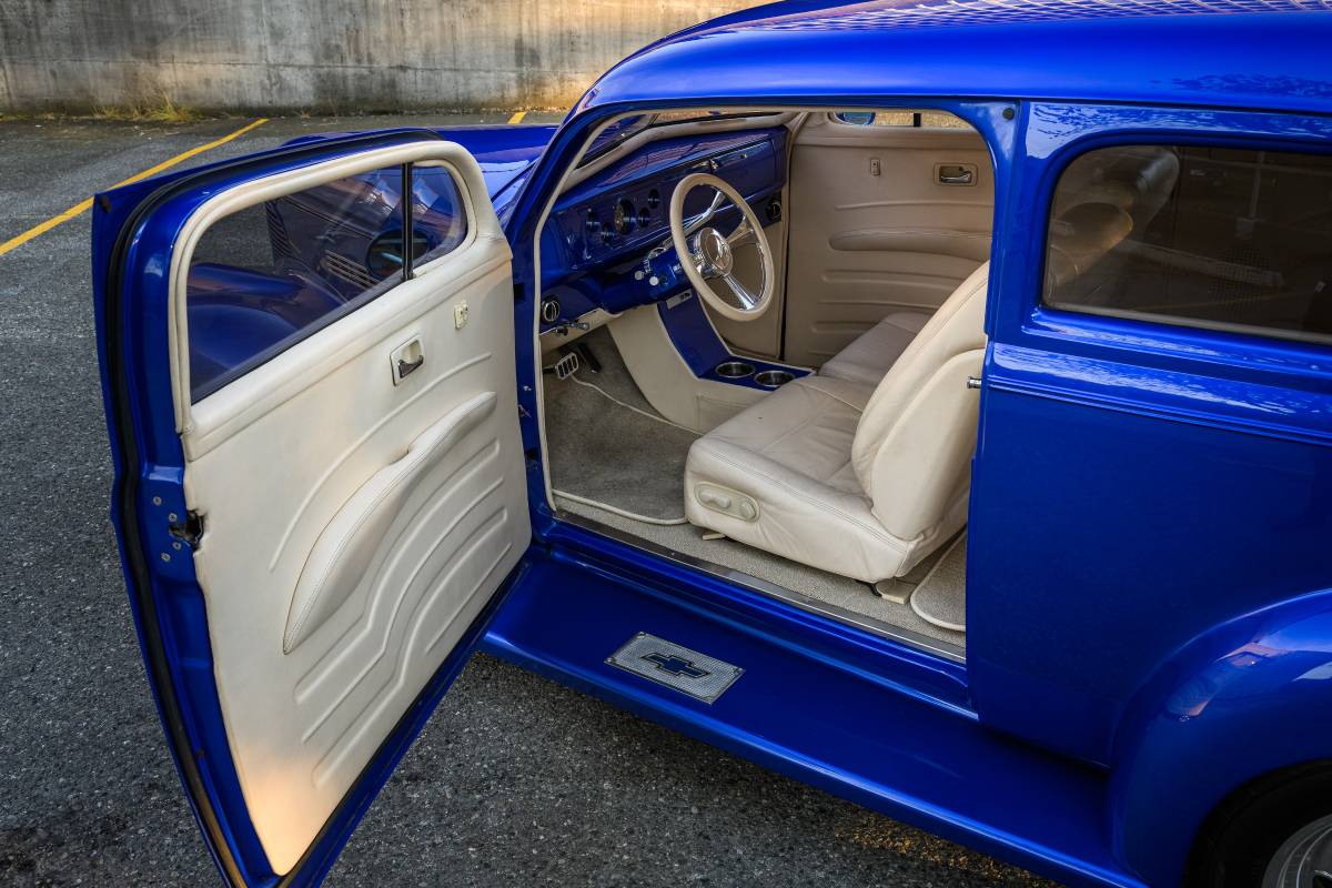 Chevrolet-master-deluxe-1939-blue-4