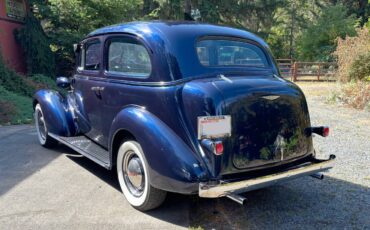 Chevrolet-master-deluxe-2-door-sedan-1937-blue-2
