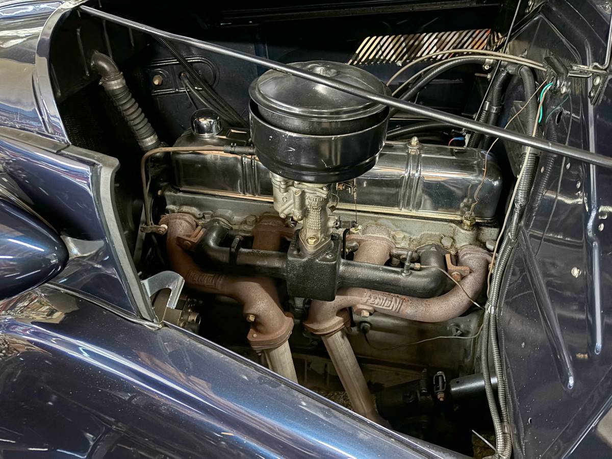 Chevrolet-master-deluxe-2-door-sedan-1937-blue-3