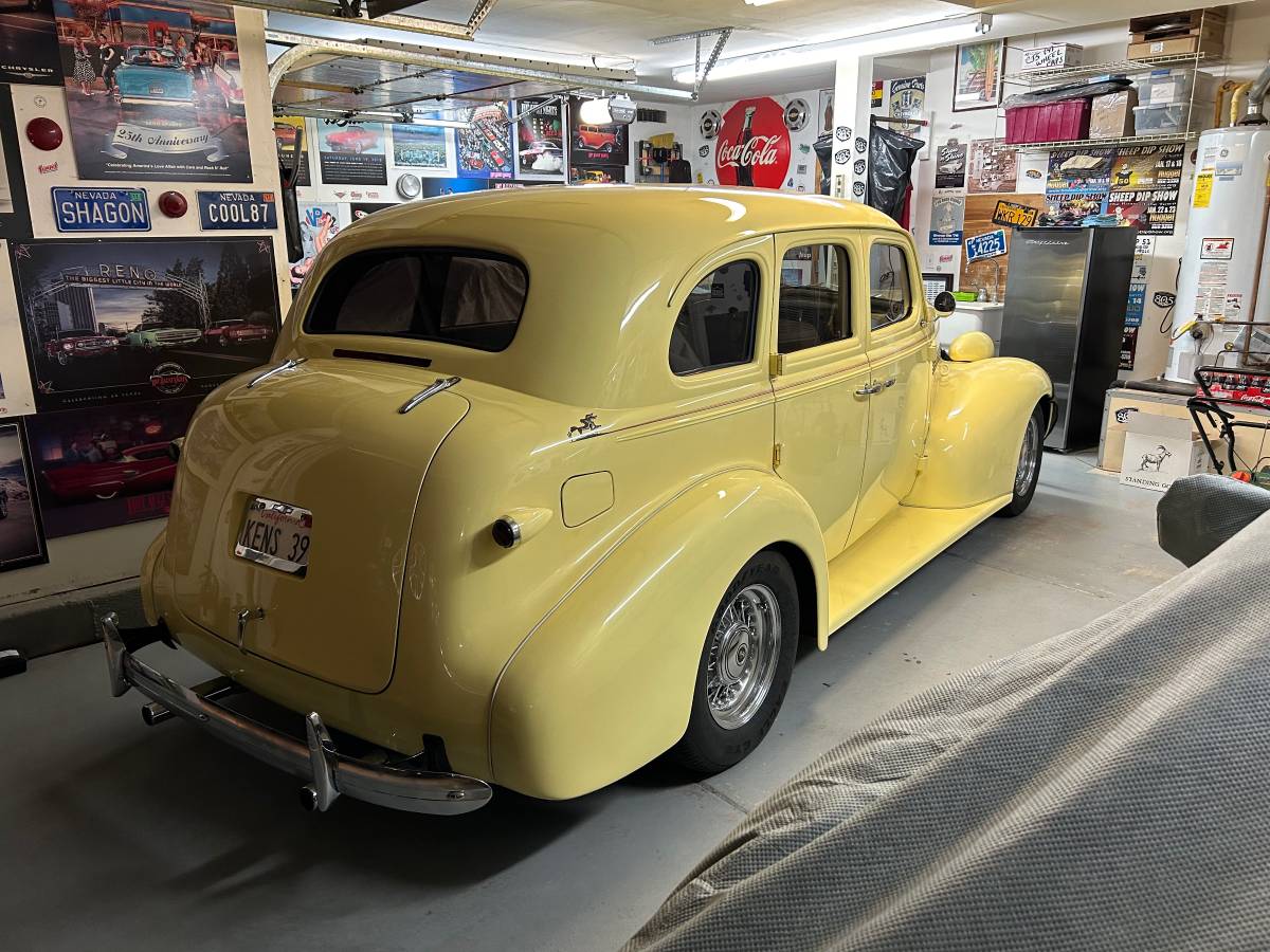 Chevrolet-master-deluxe-85-1939-yellow-2