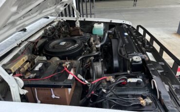 Chevrolet-military-truck-12-ton-nominal-diesel-1985-white-21