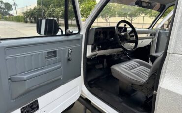 Chevrolet-military-truck-12-ton-nominal-diesel-1985-white-22