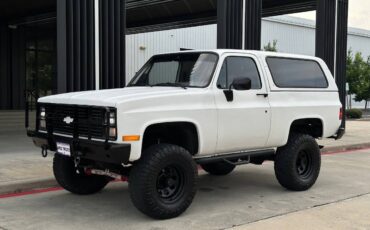Chevrolet-military-truck-12-ton-nominal-diesel-1985-white-26