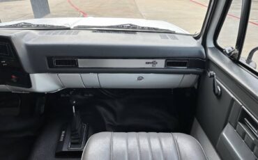 Chevrolet-military-truck-12-ton-nominal-diesel-1985-white-45