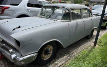 Chevrolet-model-210-4-door-1957-2