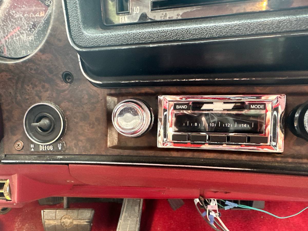 Chevrolet-monte-carlo-1974-red-11