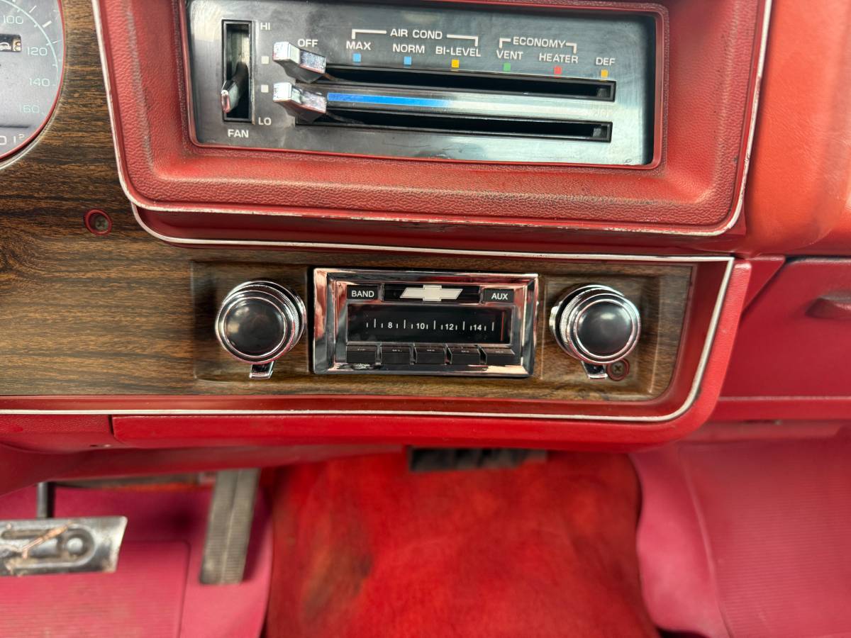 Chevrolet-monte-carlo-1977-red-10