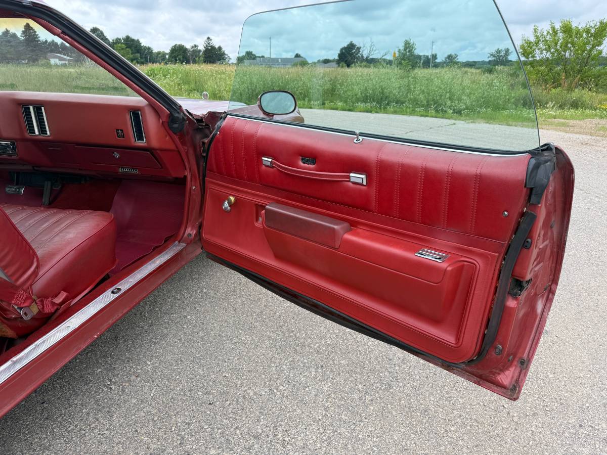Chevrolet-monte-carlo-1977-red-15