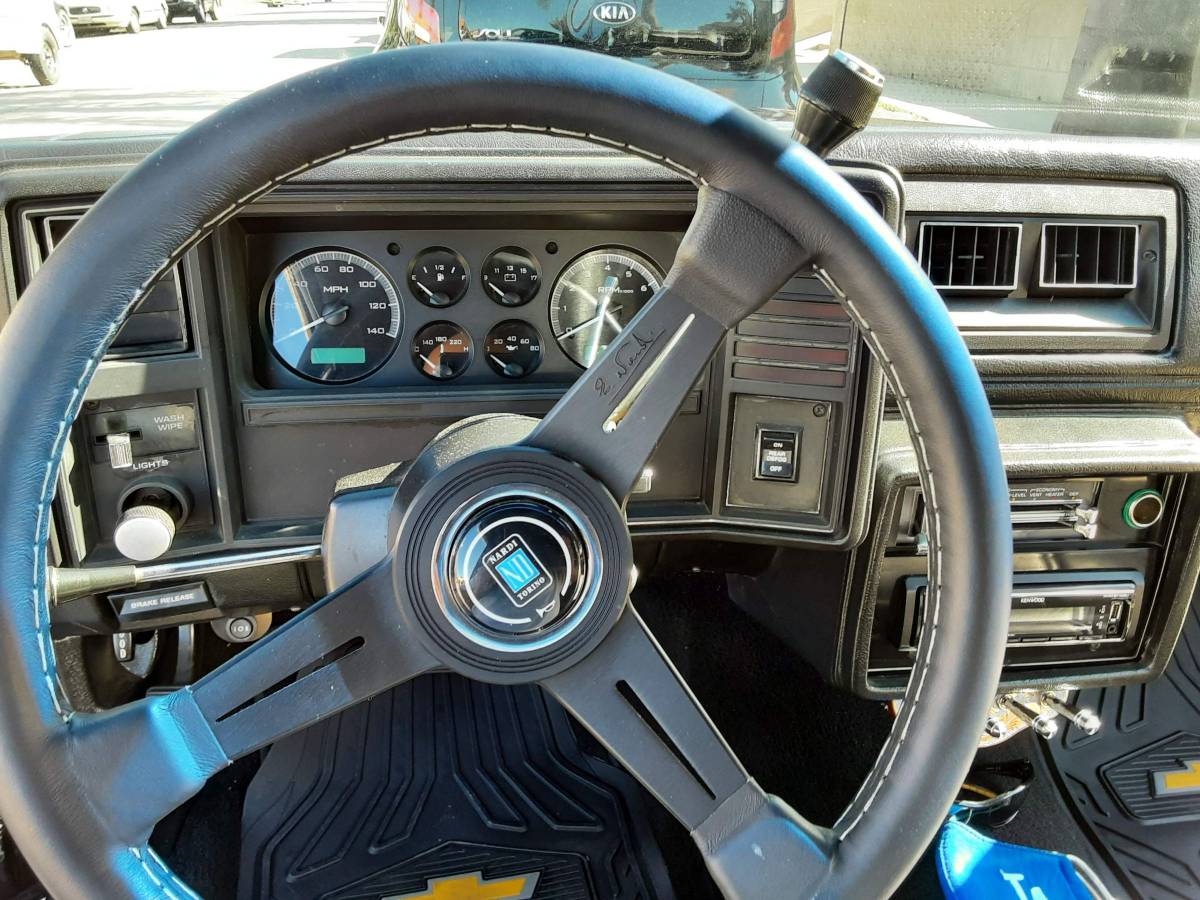 Chevrolet-monte-carlo-1979-black-13
