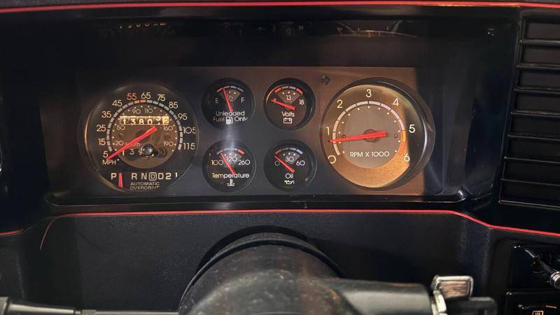 Chevrolet-monte-carlo-1987-custom-4