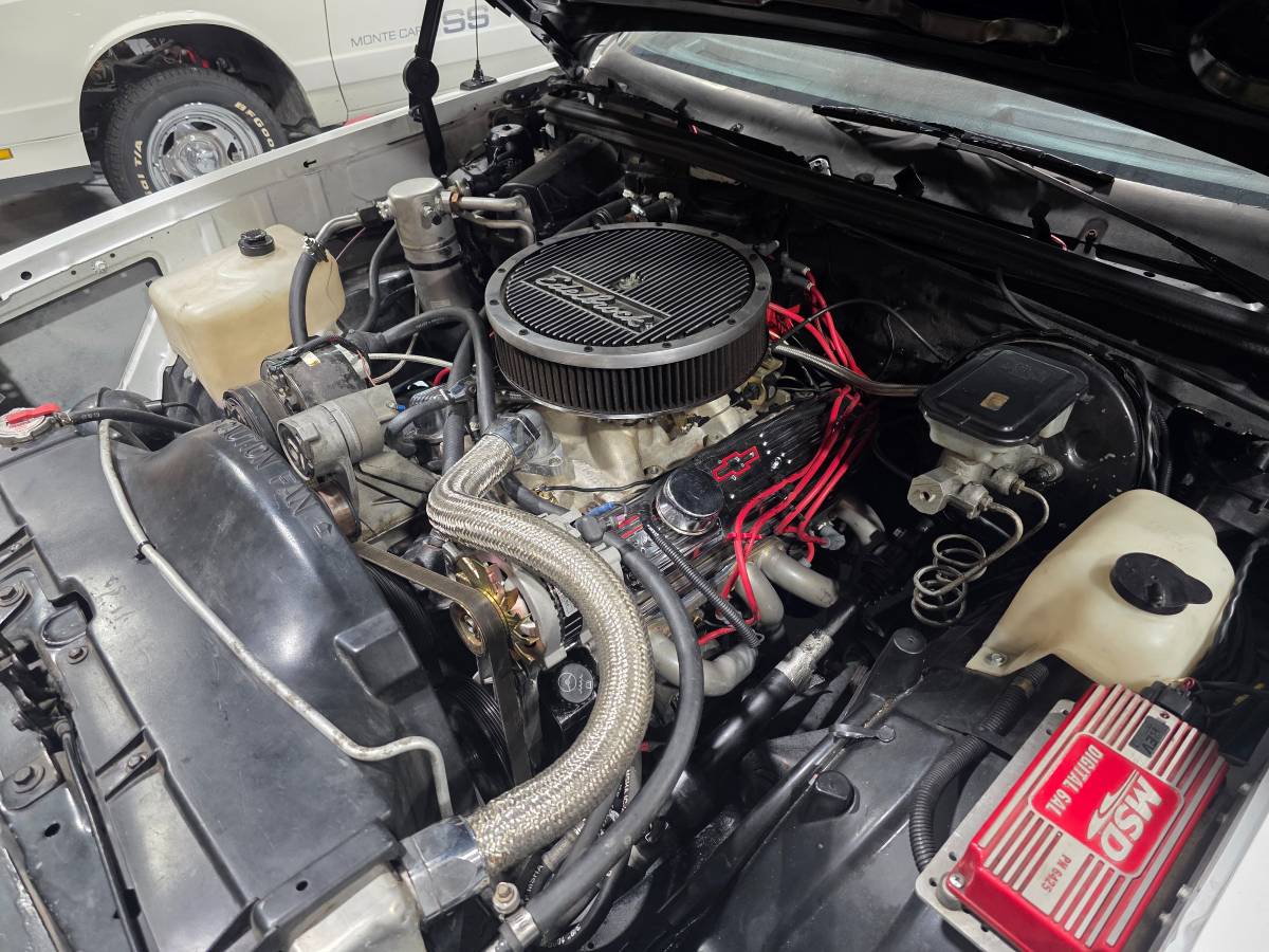 Chevrolet-monte-carlo-ss-1985-white-3