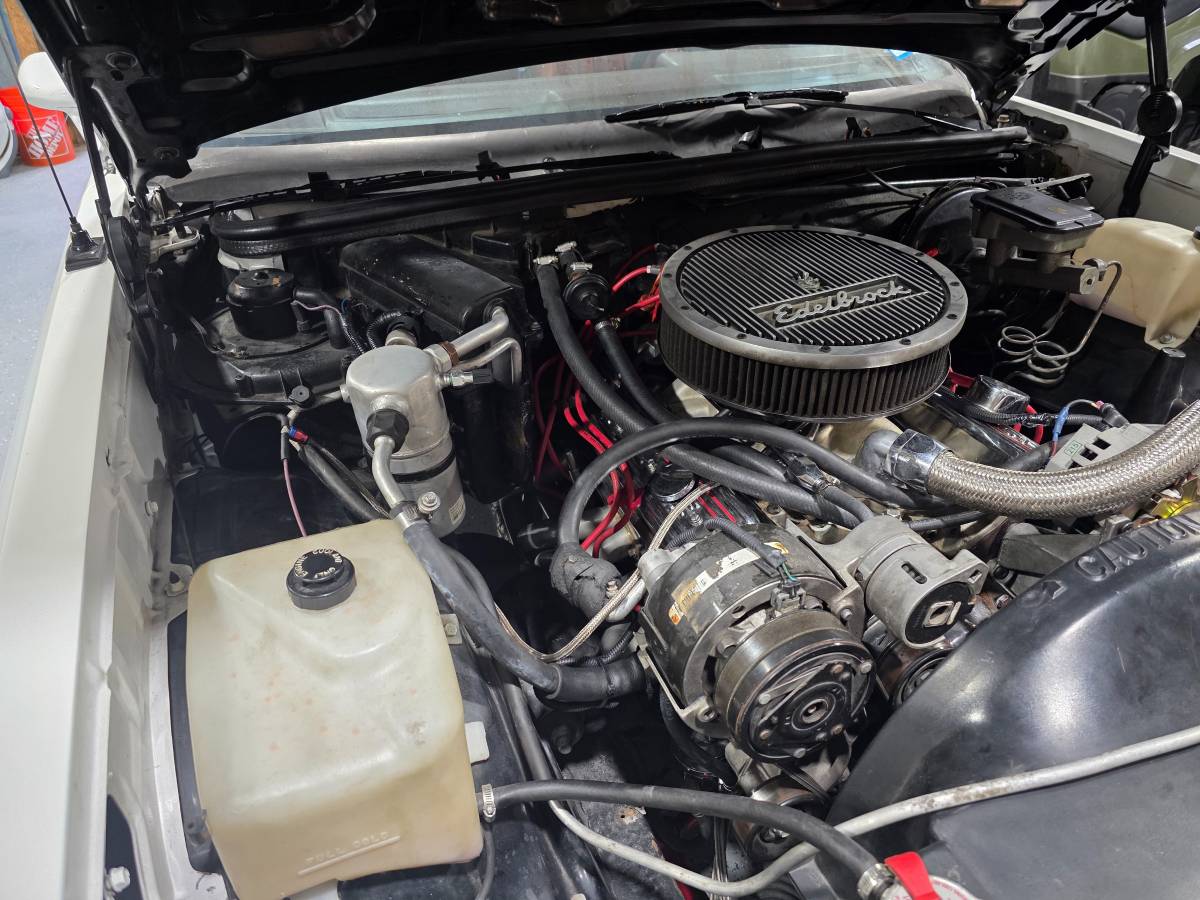 Chevrolet-monte-carlo-ss-1985-white-4