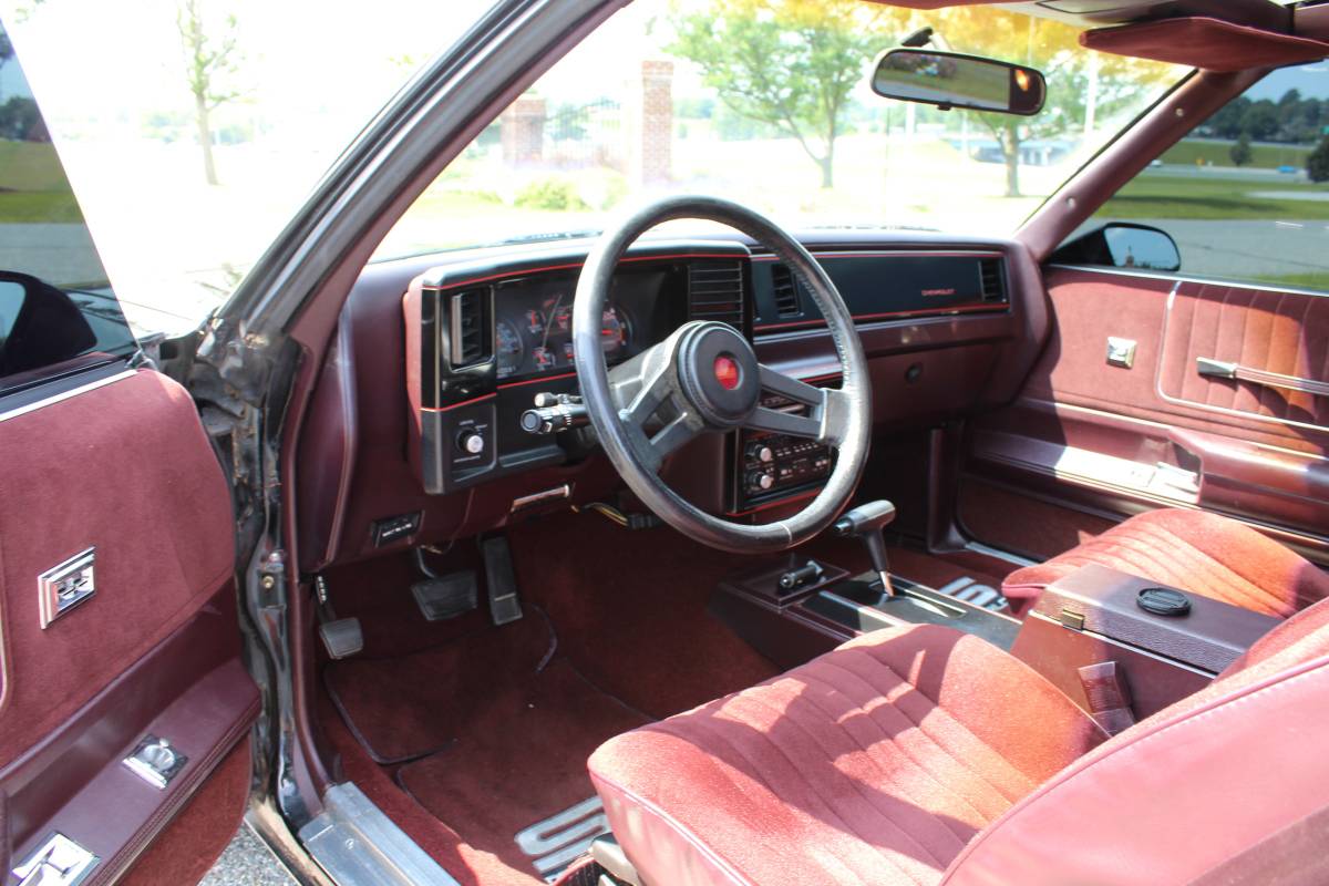 Chevrolet-monte-carlo-ss-1987-black-13