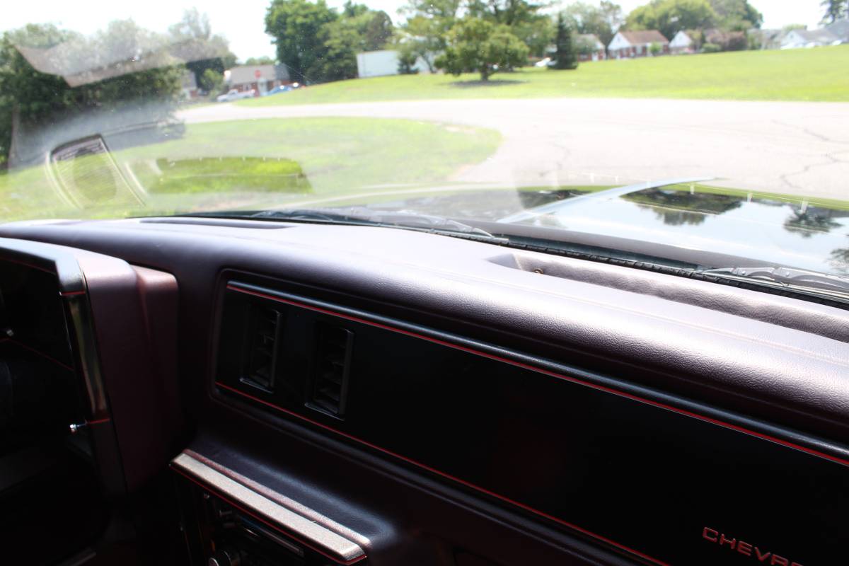 Chevrolet-monte-carlo-ss-1987-black-19