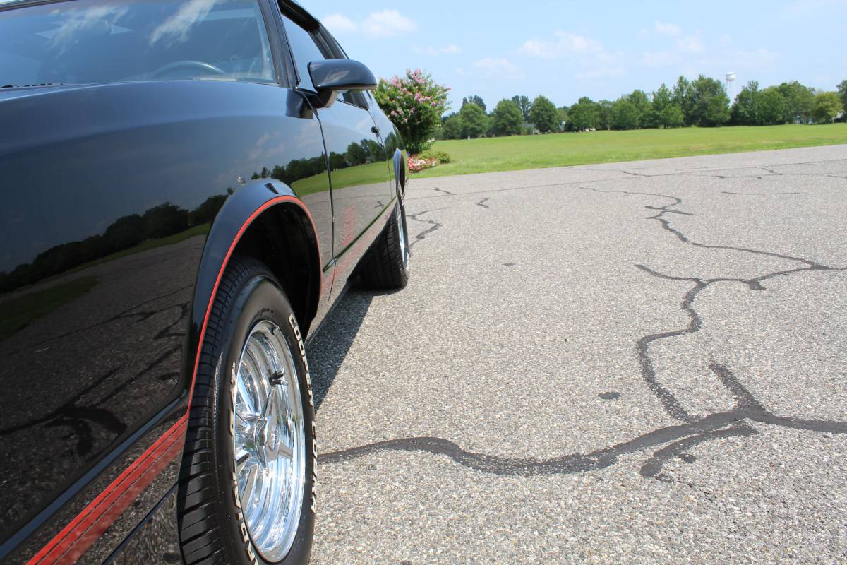 Chevrolet-monte-carlo-ss-1987-black-4