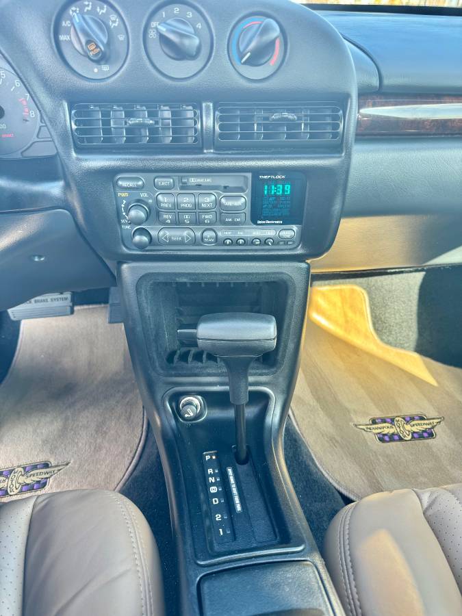Chevrolet-monte-carlo-z34-1995-white-17
