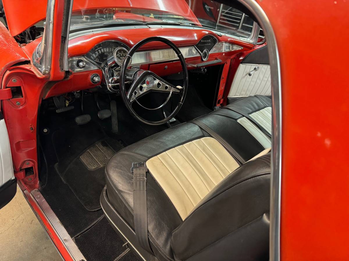 Chevrolet-nomad-1956-orange-12