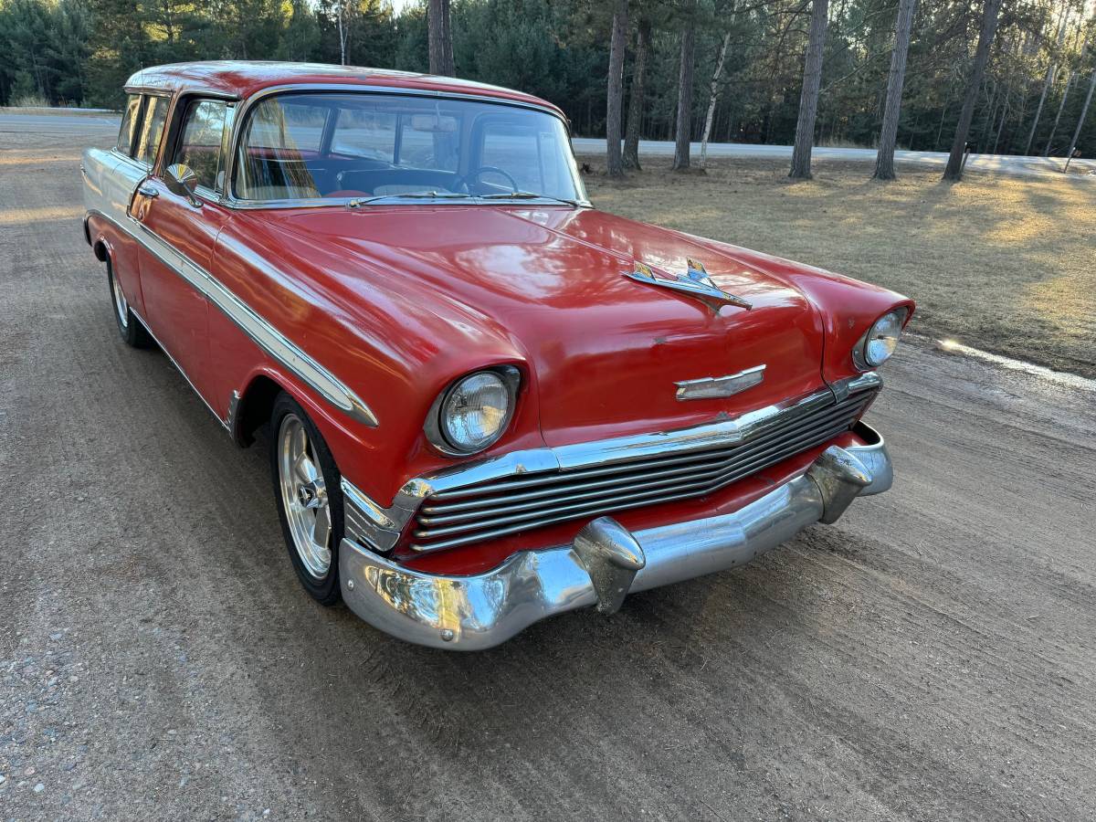 Chevrolet-nomad-1956-orange-3