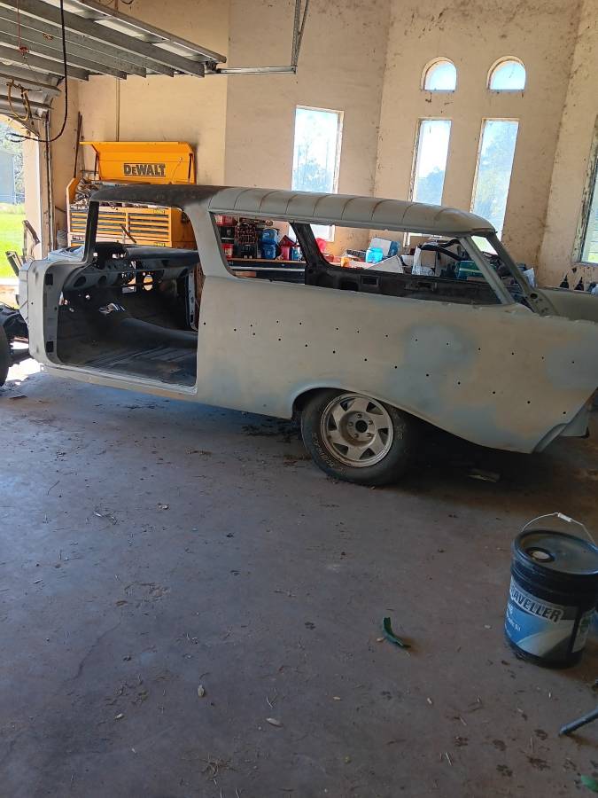 Chevrolet-nomad-1957-grey