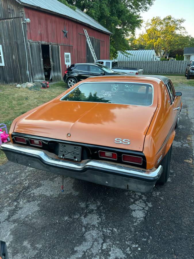 Chevrolet-nova-hatchback-ss-1973-orange-4