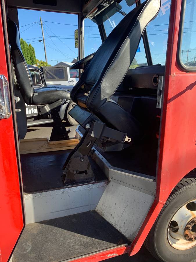 Chevrolet-p30-dually-1991-red-10